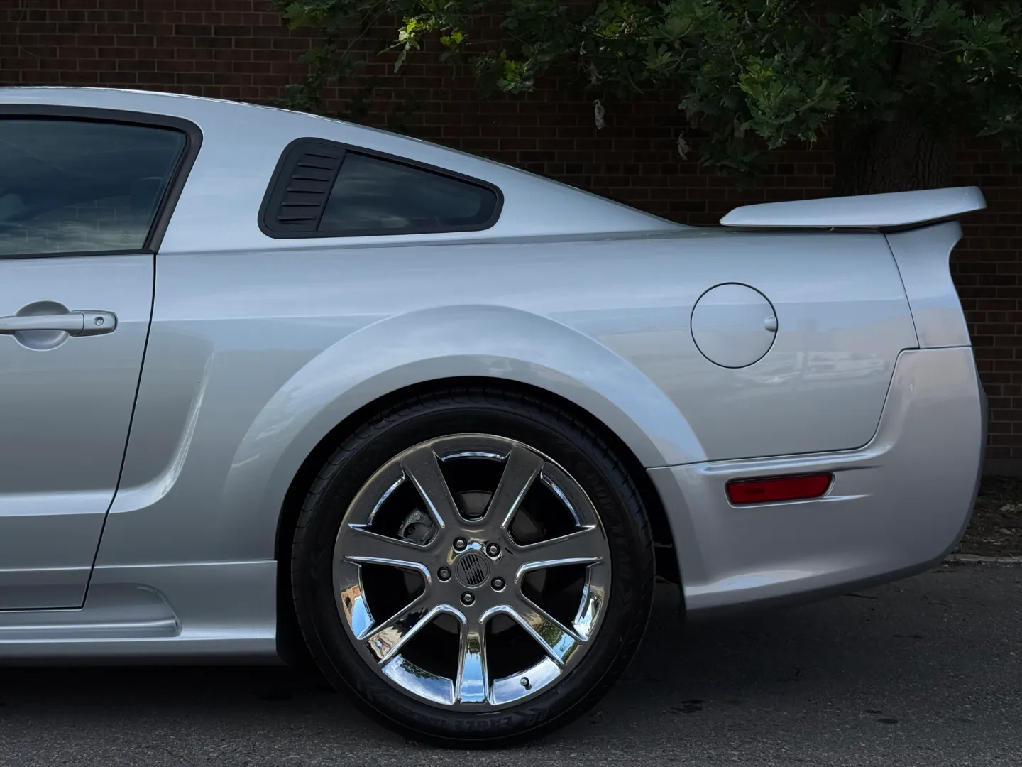 Ford Mustang Saleen S281 Scenic Roof Package Manual Coupe — photo 14