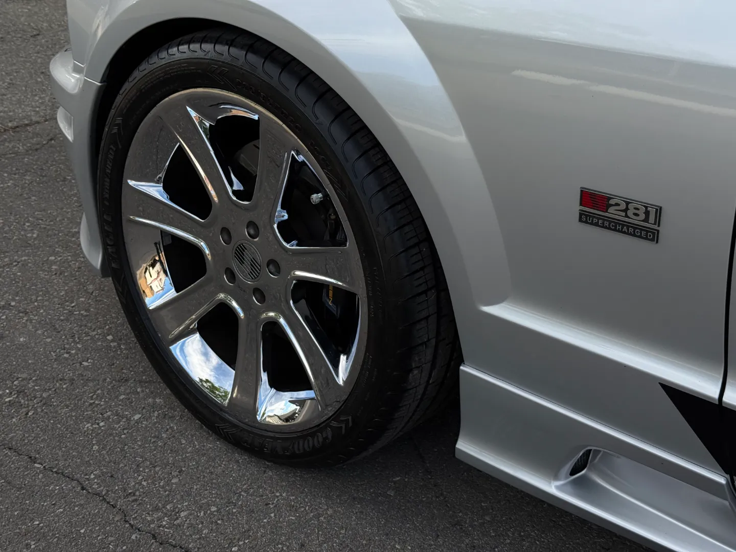 Ford Mustang Saleen S281 Scenic Roof Package Manual Coupe — photo 15