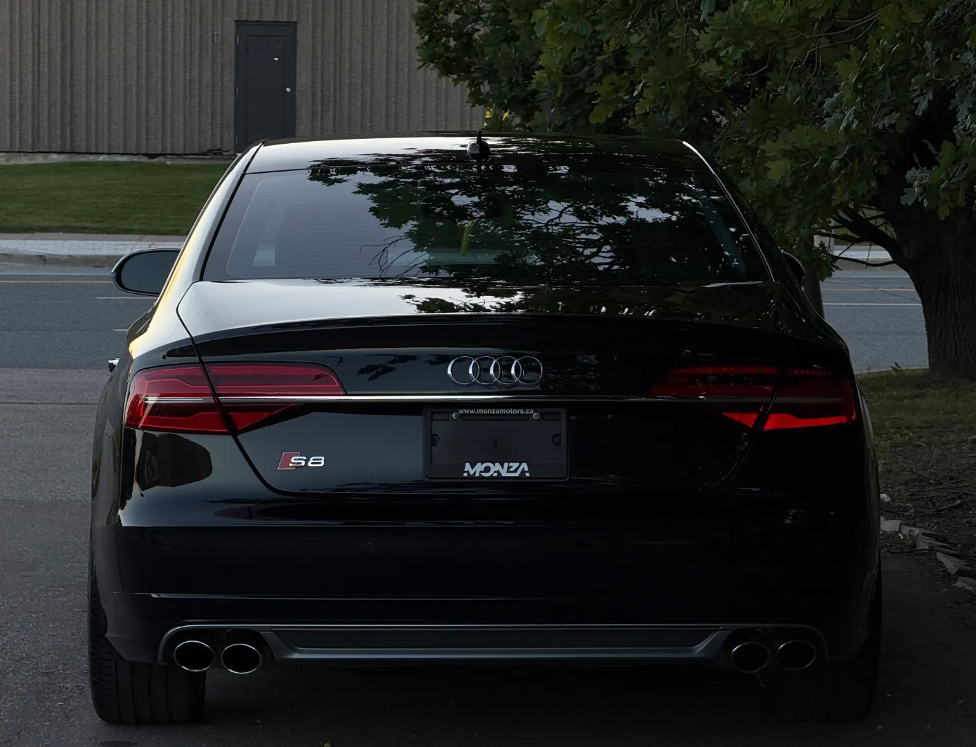 Audi S8  — photo 26
