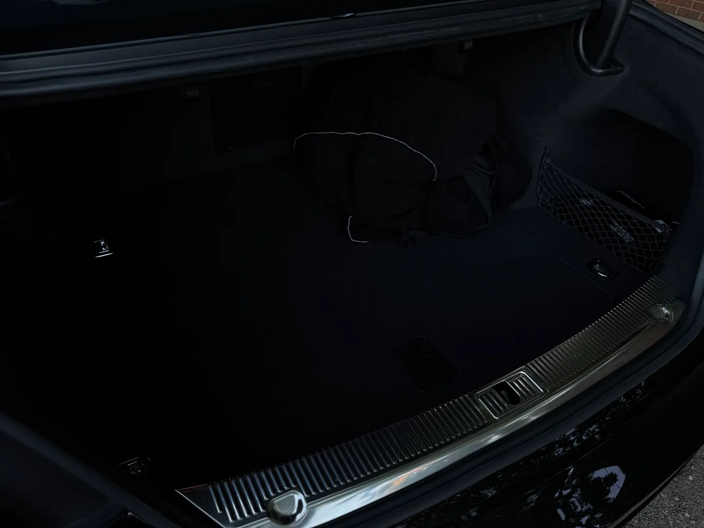 Audi S8  — photo 32