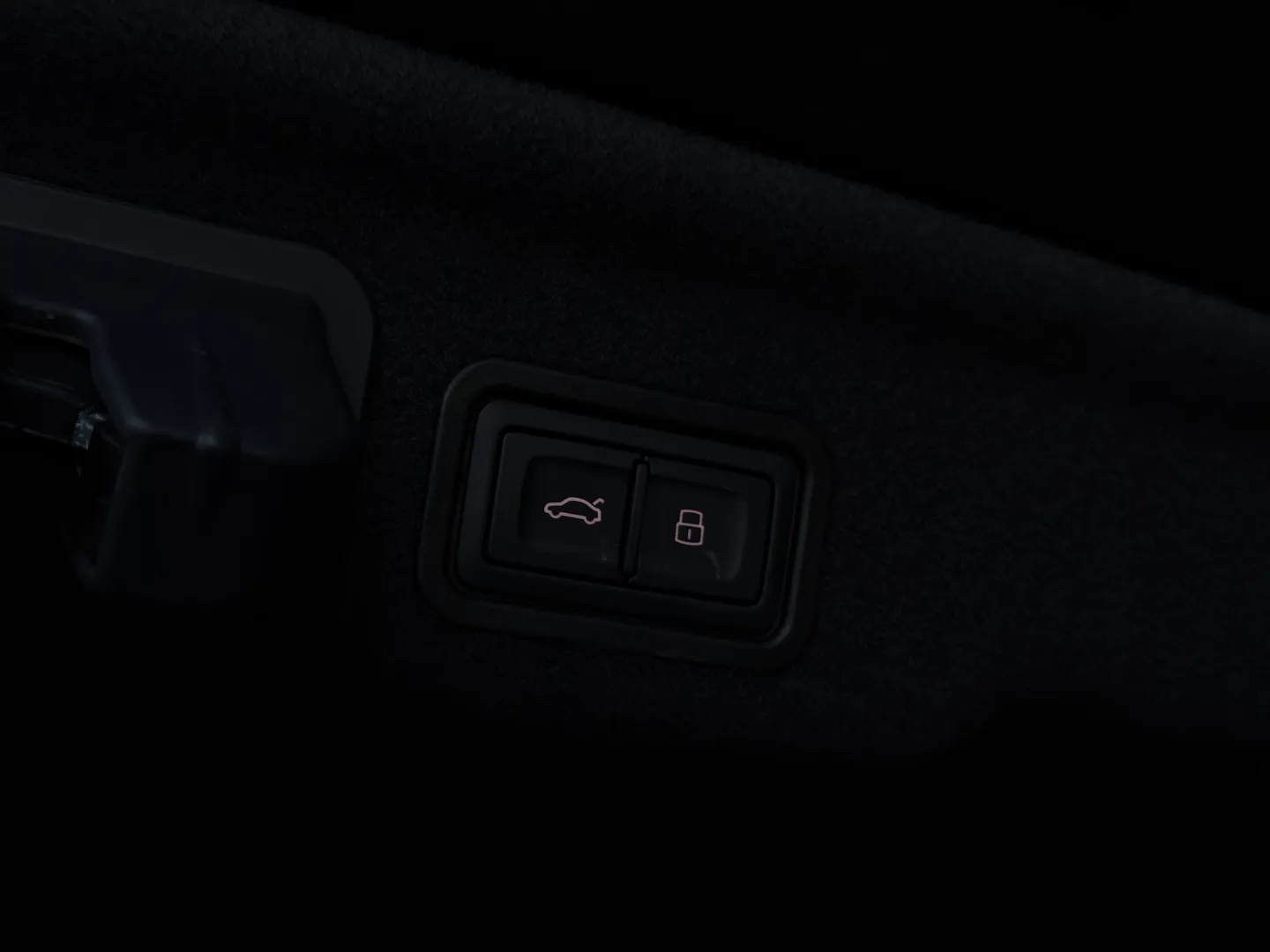 Audi S8  — photo 34