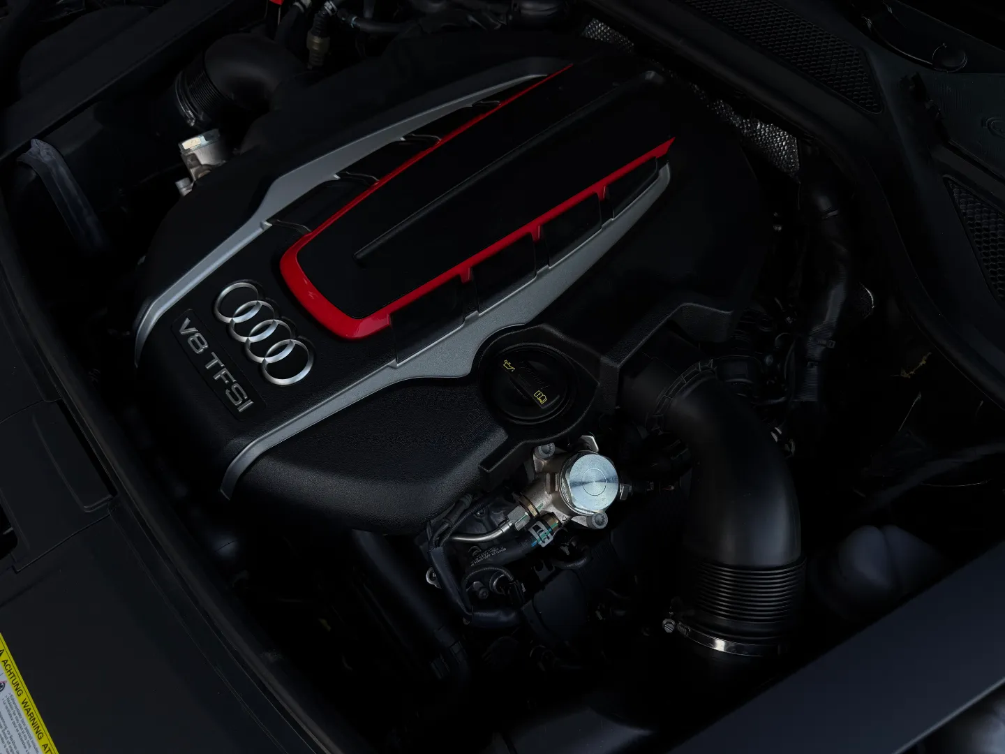 Audi S8  — photo 37