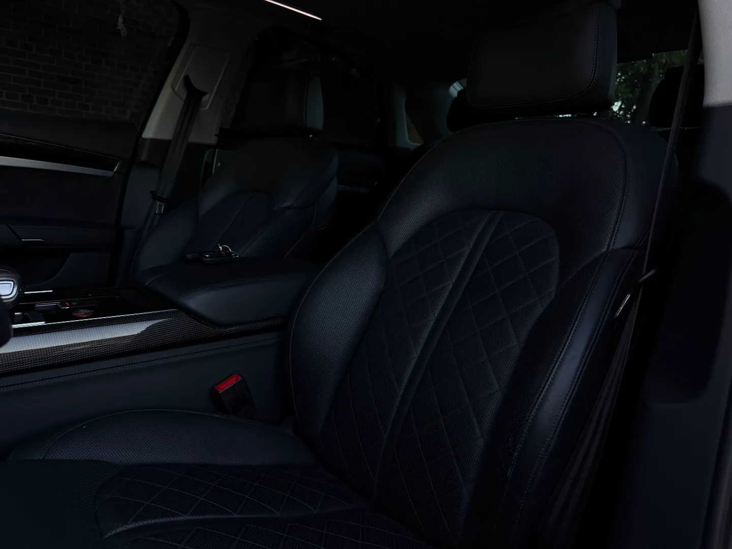 Audi S8  — photo 41