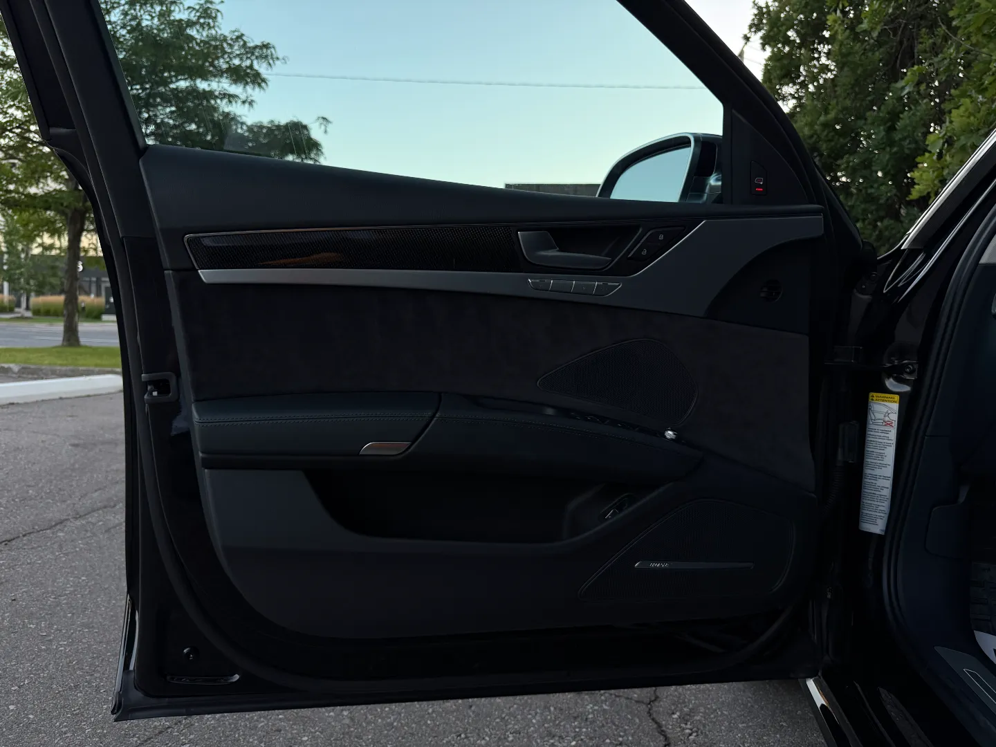 Audi S8  — photo 45