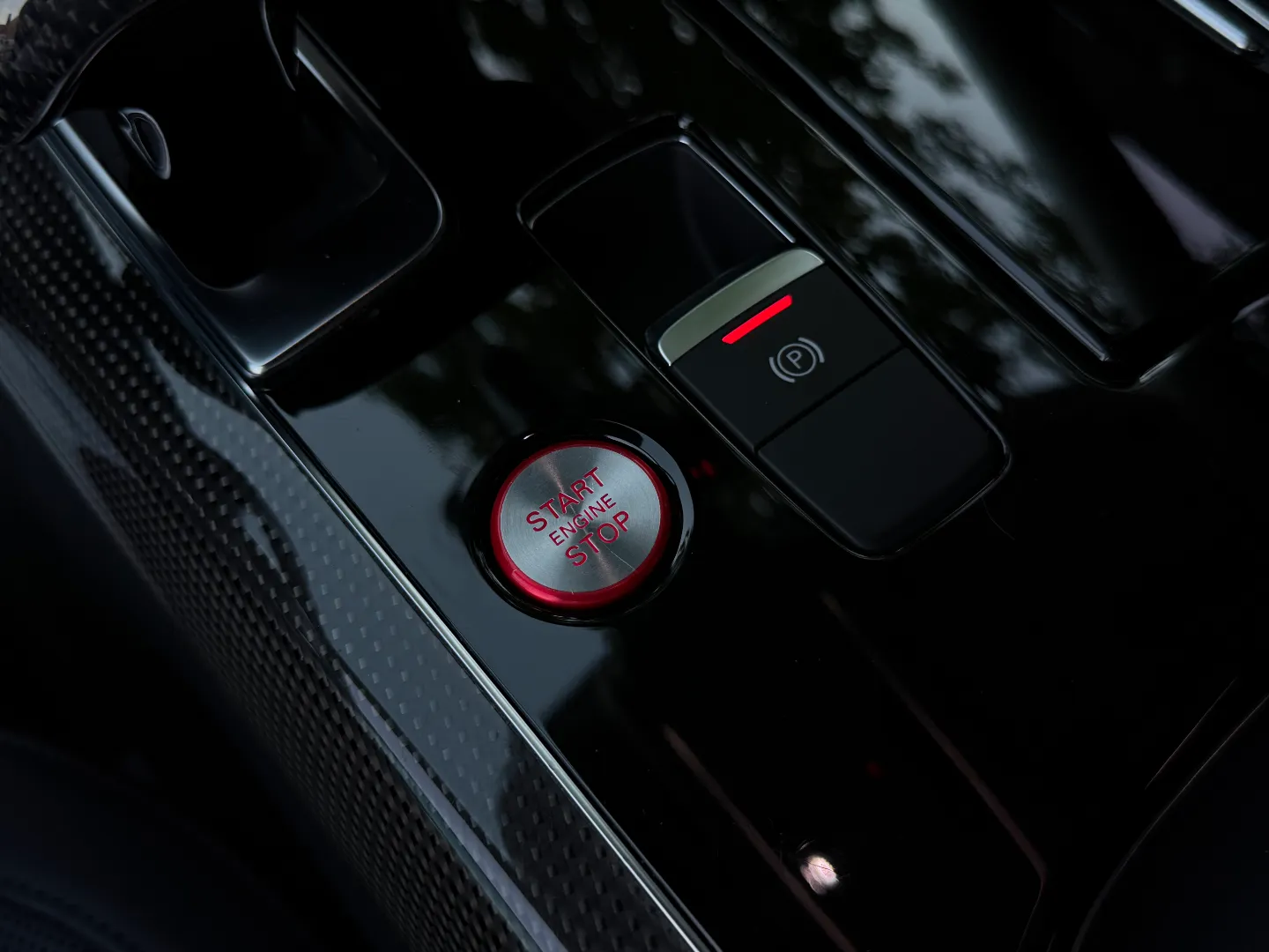 Audi S8  — photo 53
