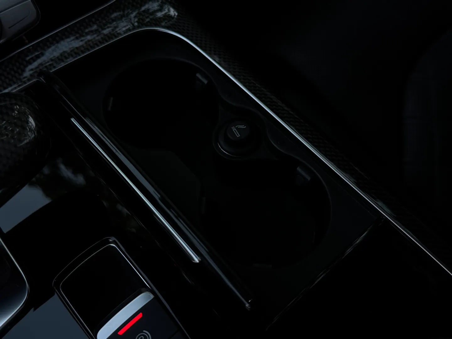 Audi S8  — photo 55