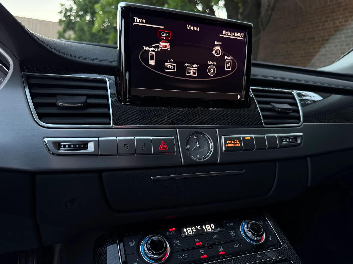 Audi S8  — photo 57