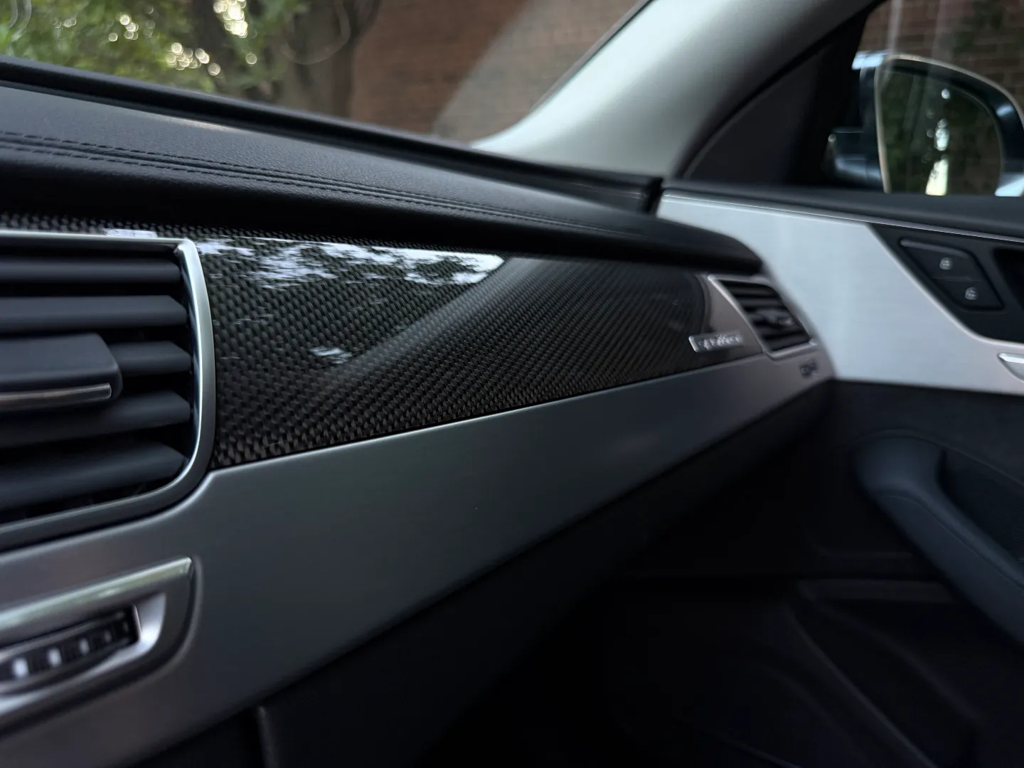 Audi S8  — photo 69