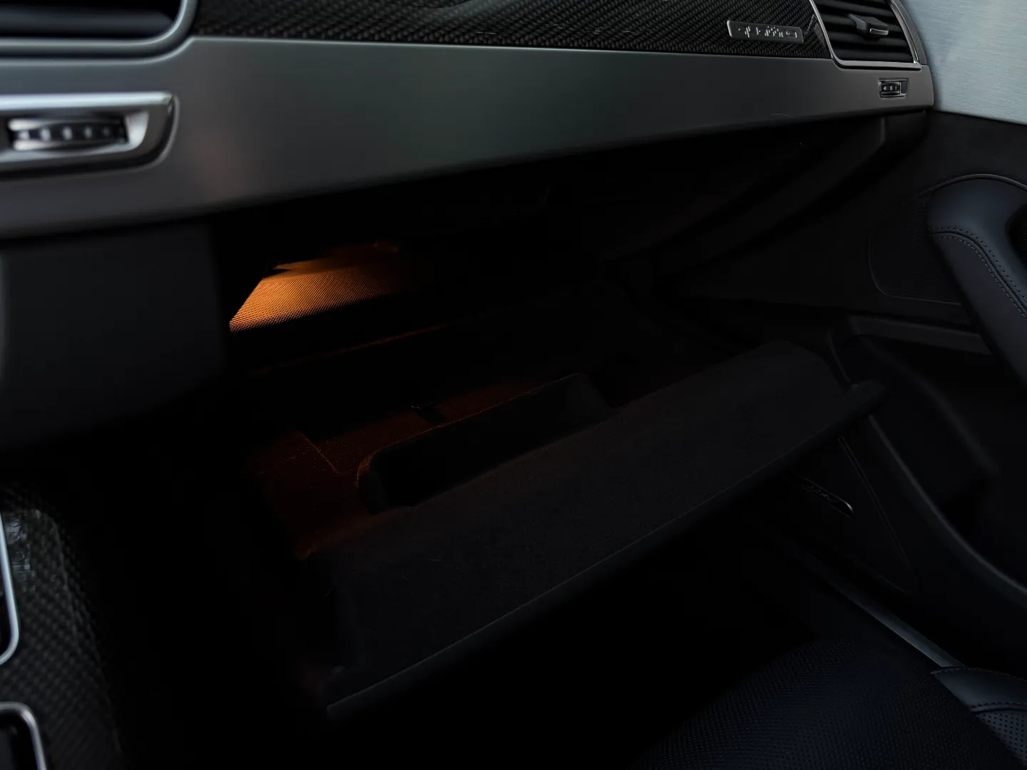 Audi S8  — photo 71