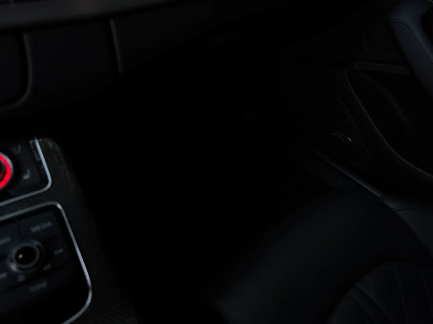 Audi S8  — photo 72