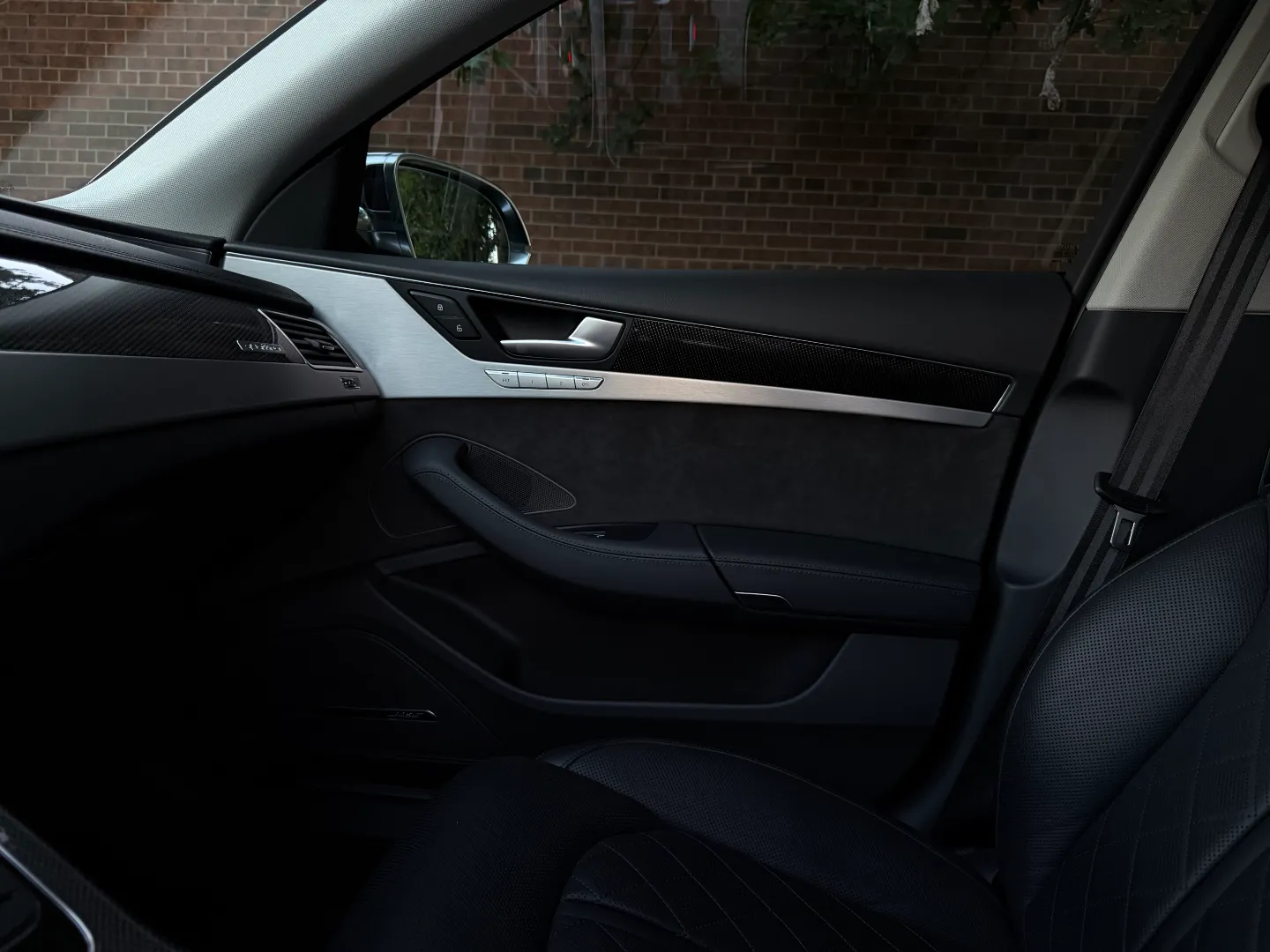 Audi S8  — photo 73