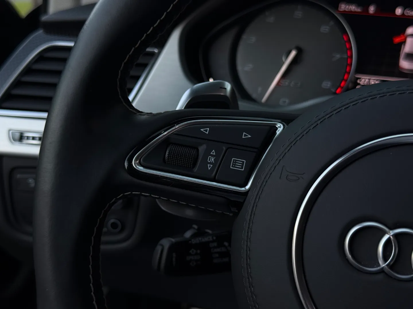 Audi S8  — photo 79