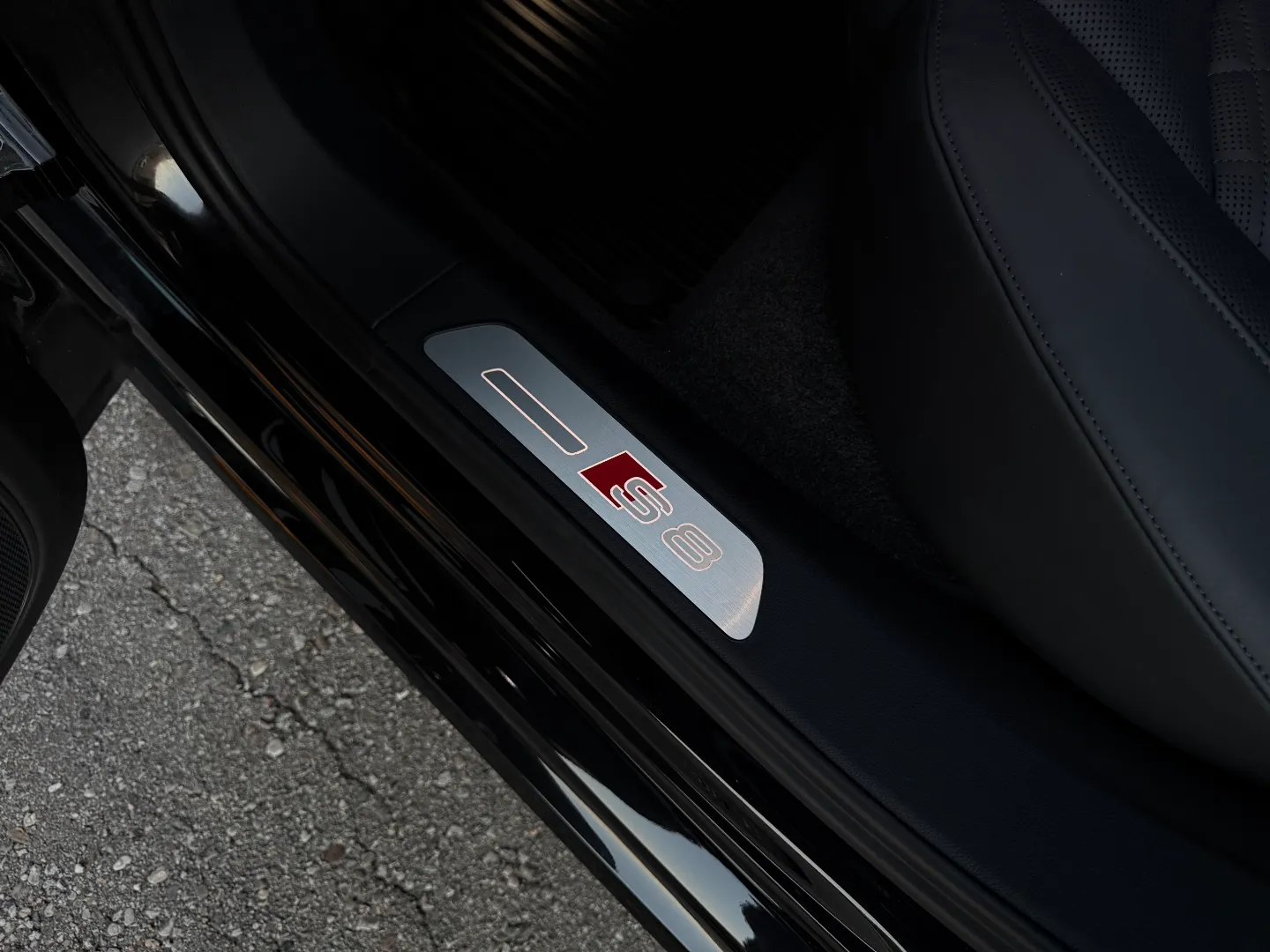 Audi S8  — photo 94