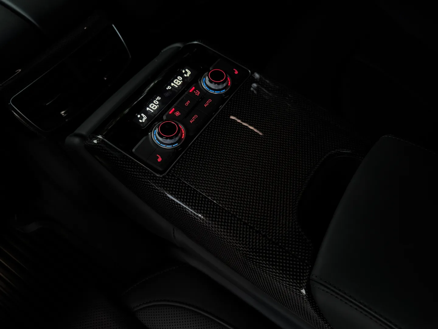 Audi S8  — photo 95
