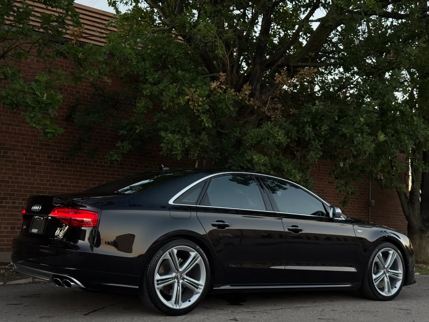 Audi S8  — photo 103