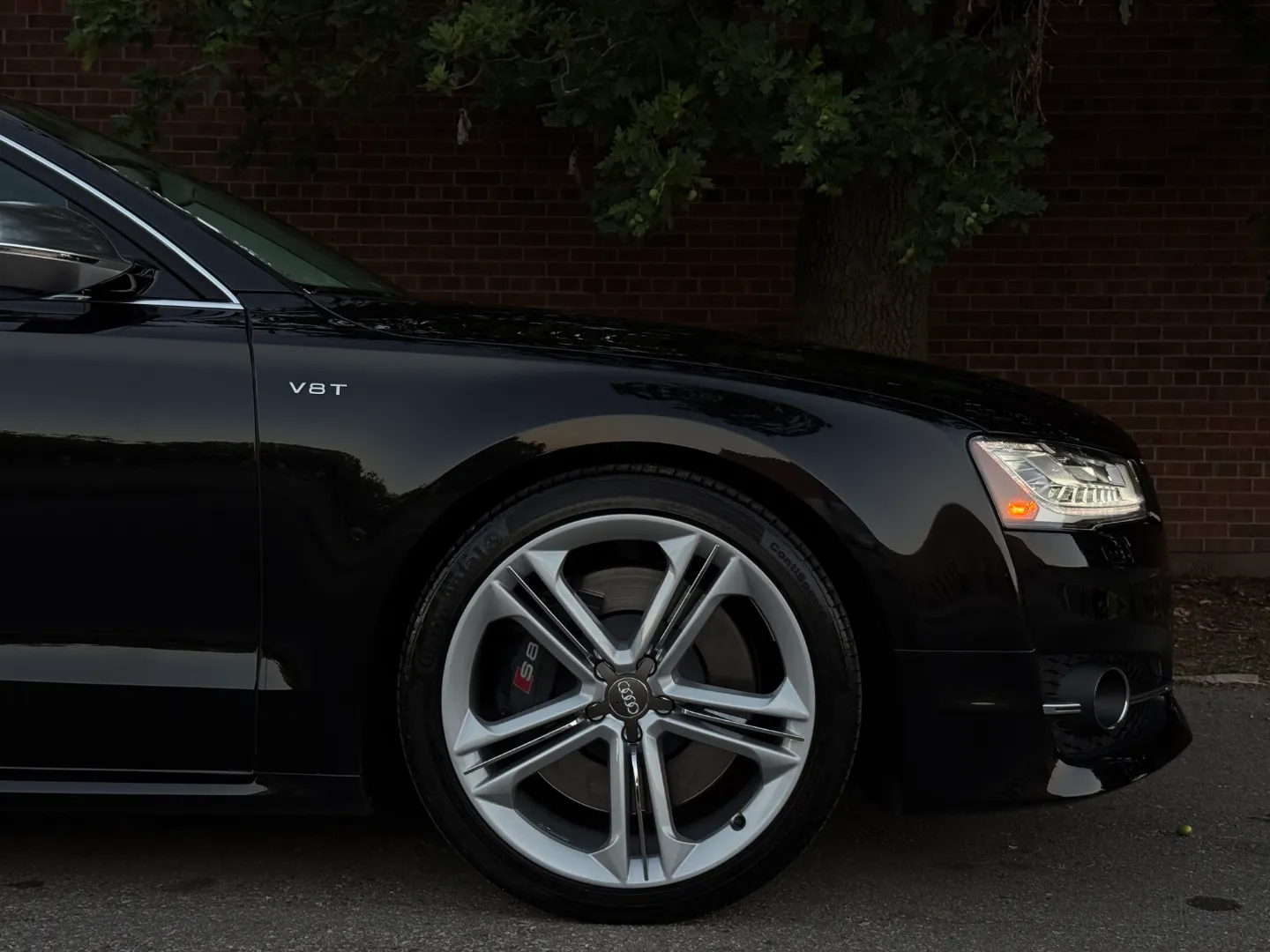 Audi S8  — photo 107