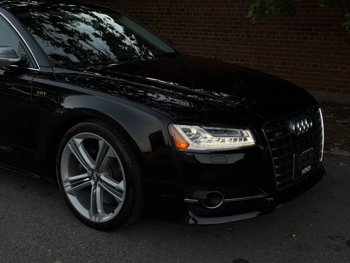 Audi S8  — photo 109
