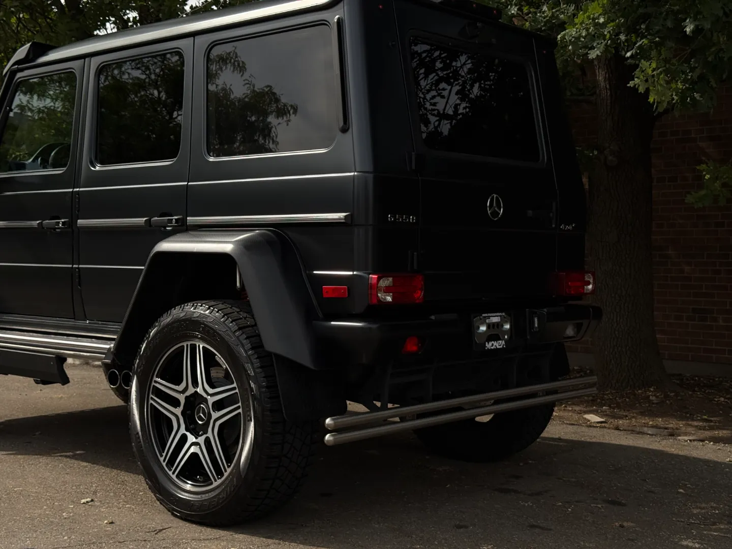 Mercedes Benz G550 4x4 Squared  — photo 32