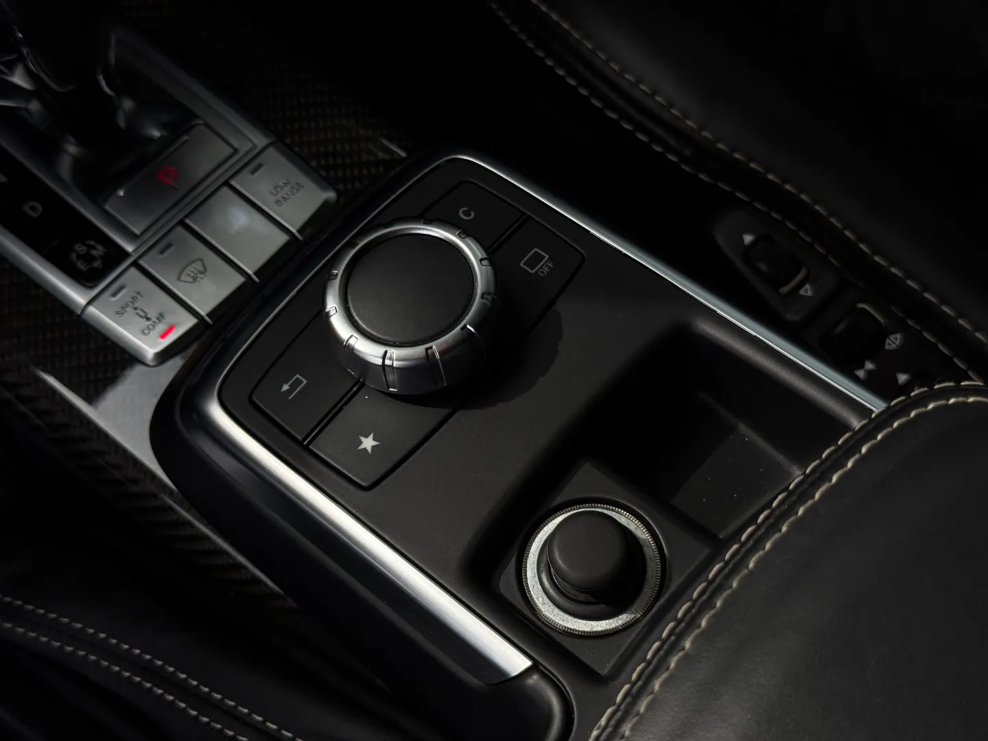 Mercedes Benz G550 4x4 Squared  — photo 58