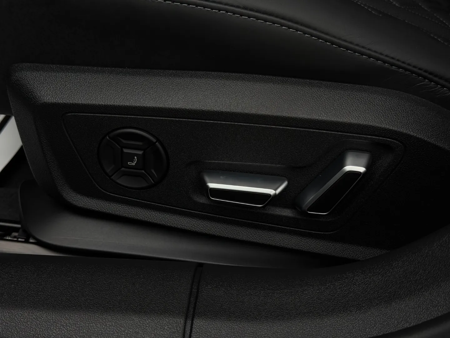 Audi A6 Technik Prestige S-Line  — photo 40