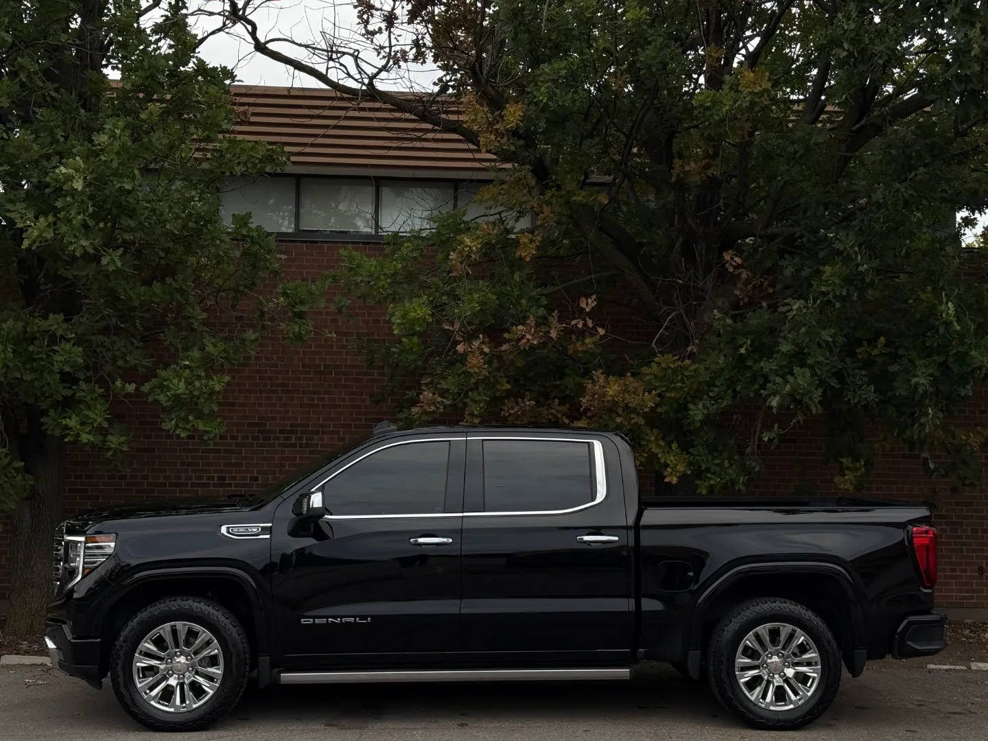 GMC Sierra 1500 Denali Crew — photo 11