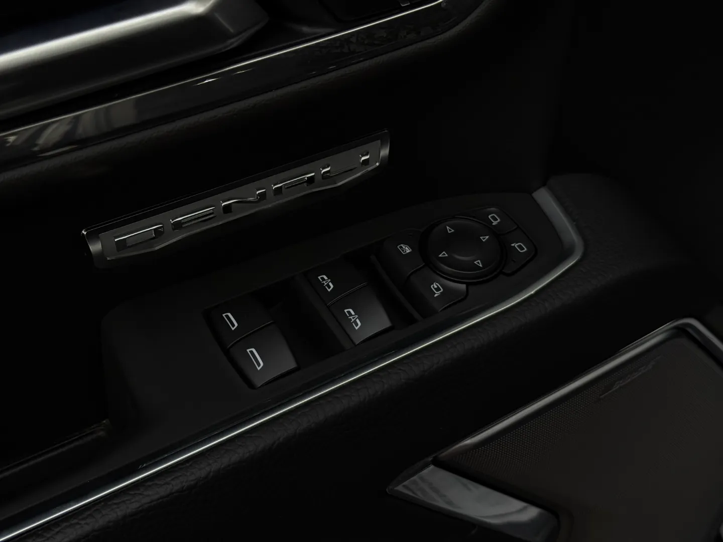 GMC Sierra 1500 Denali Crew — photo 36