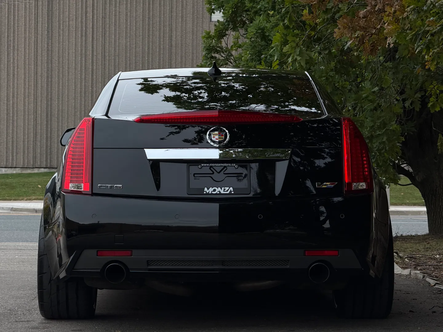 Cadillac CTS-V Sedan — photo 26