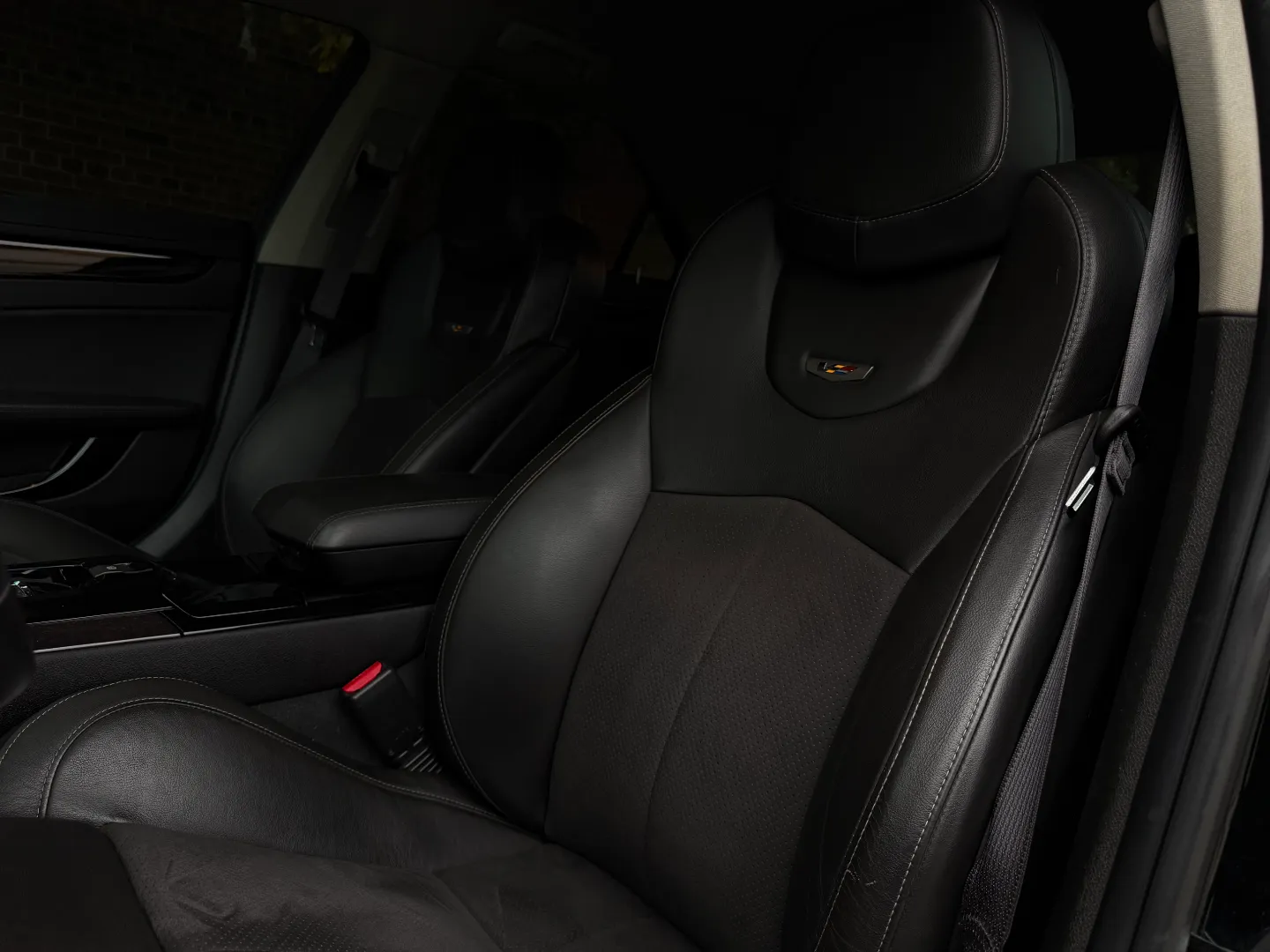 Cadillac CTS-V Sedan — photo 39