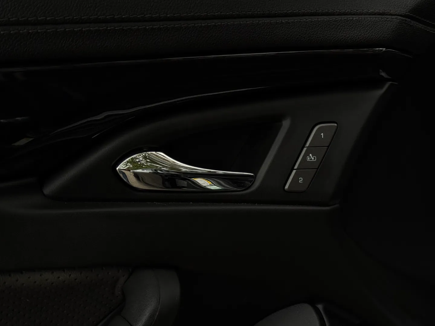 Cadillac CTS-V Sedan — photo 44