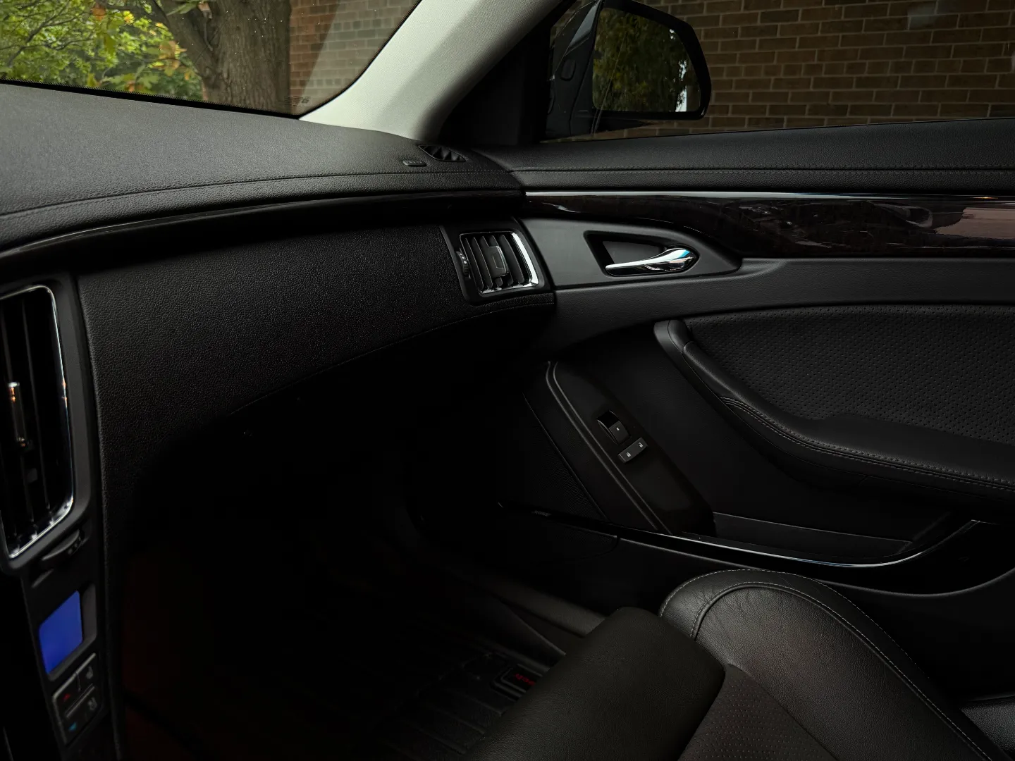Cadillac CTS-V Sedan — photo 59
