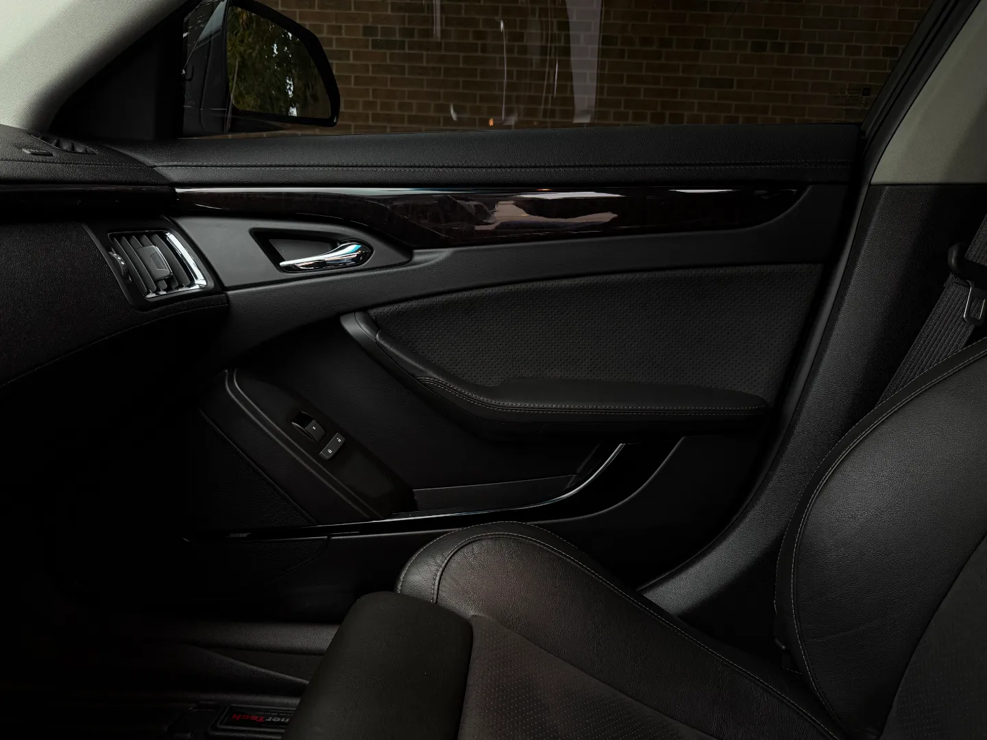 Cadillac CTS-V Sedan — photo 62
