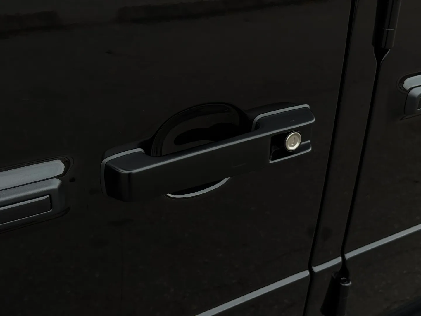 Mercedes Benz G63 AMG  — photo 22