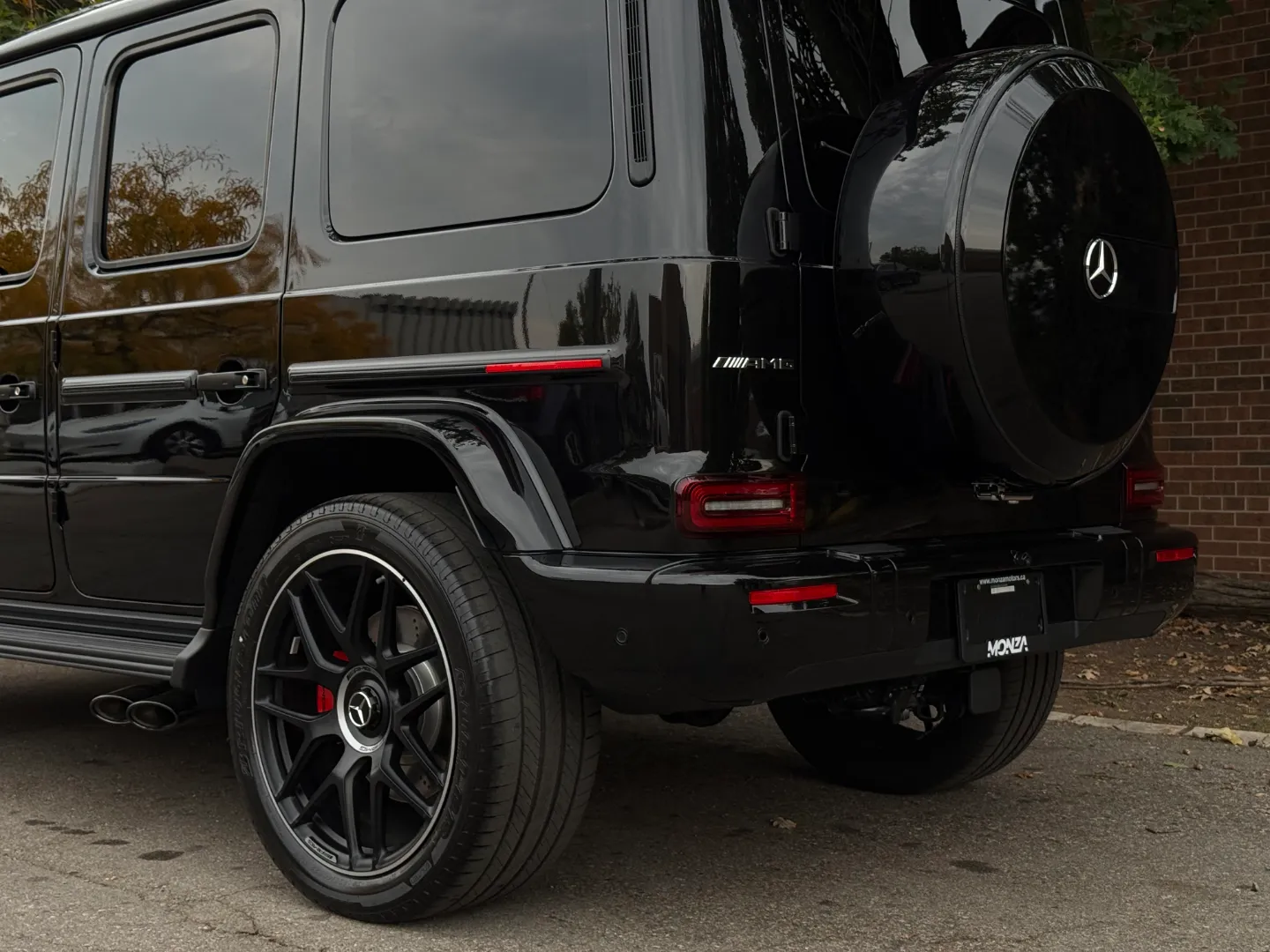 Mercedes Benz G63 AMG  — photo 25