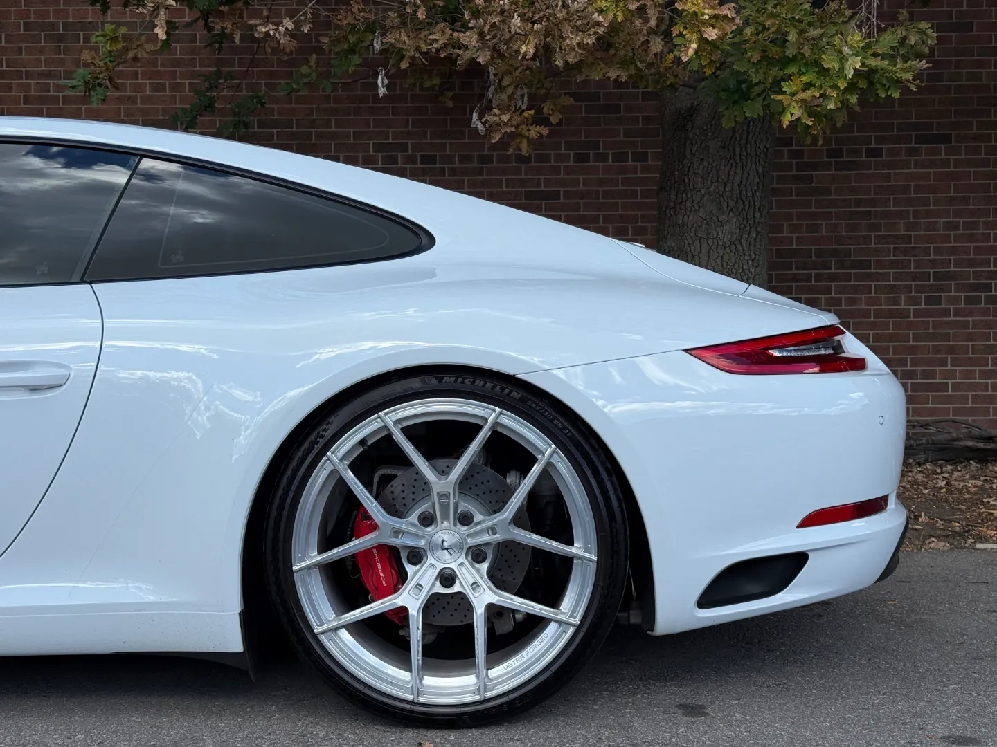 Porsche 911 Carrera S Coupe — photo 13