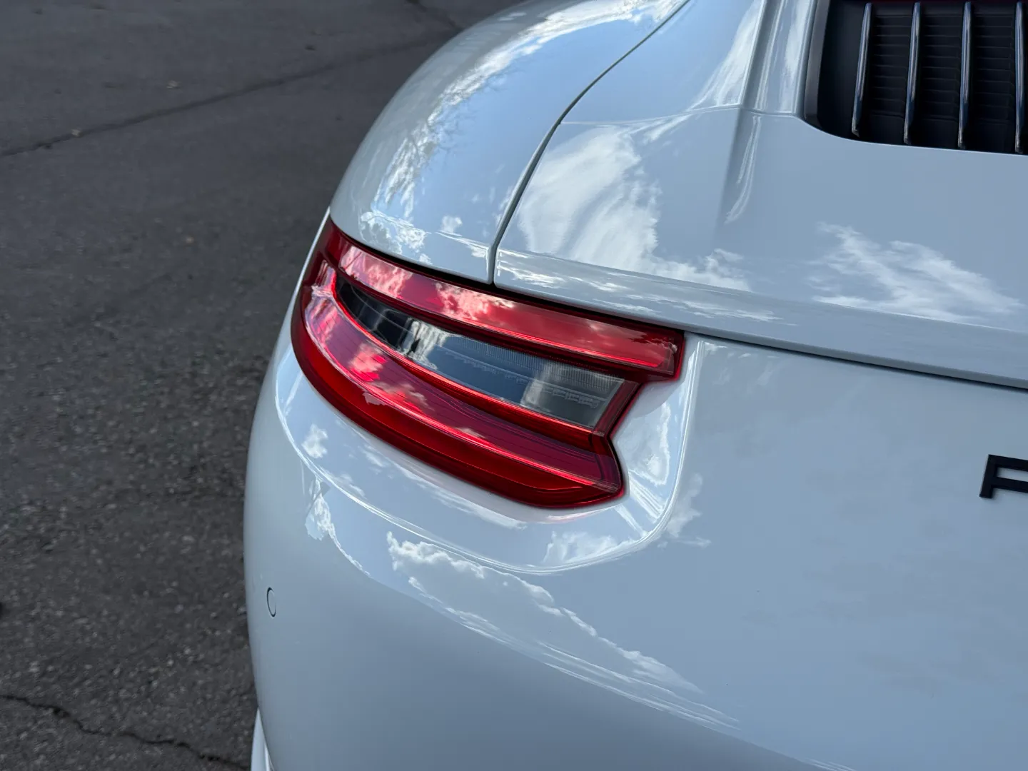 Porsche 911 Carrera S Coupe — photo 26