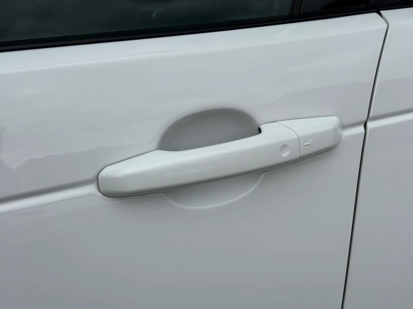 Land Rover Discovery S R-Dynamic — photo 21