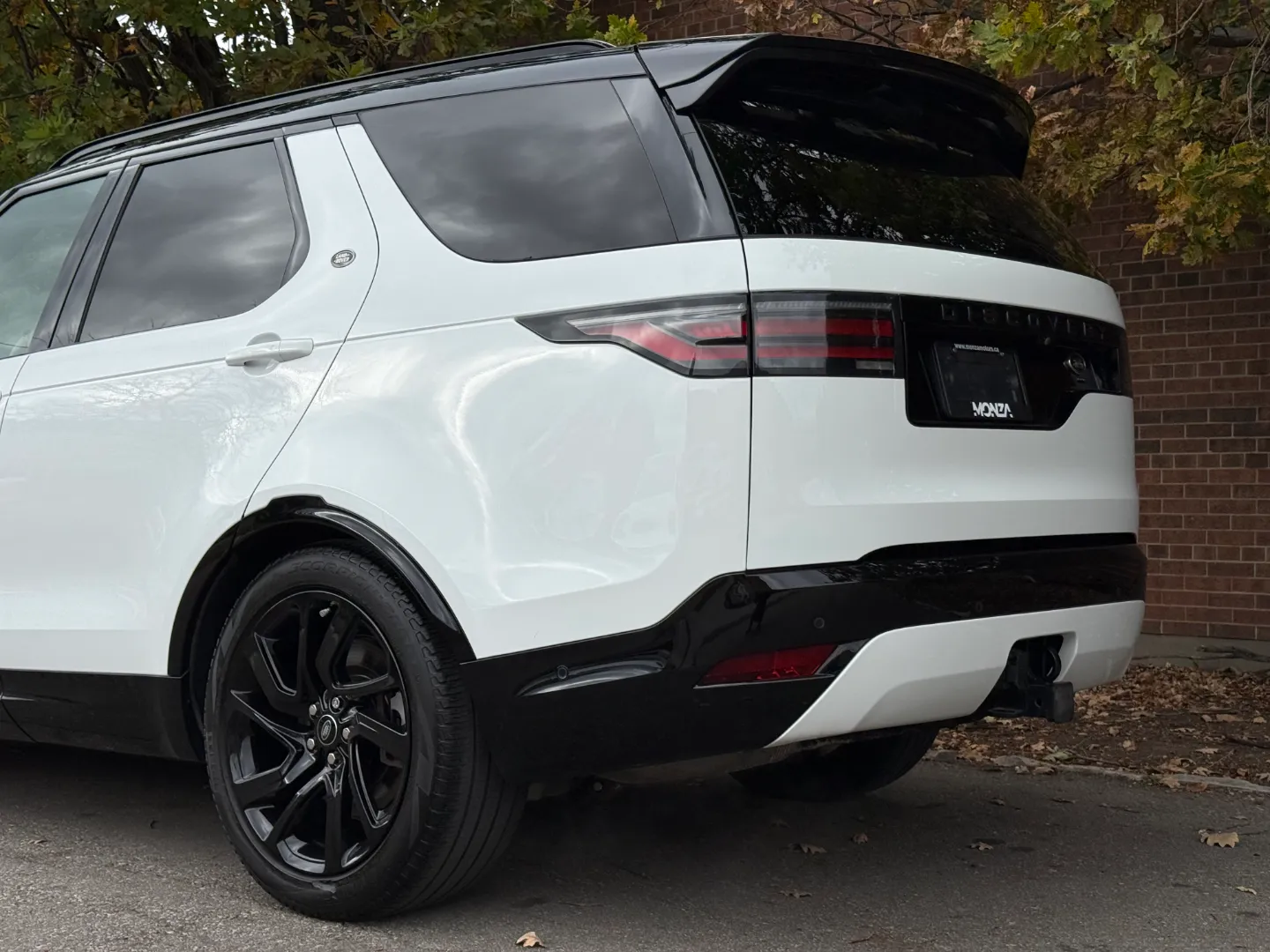 Land Rover Discovery S R-Dynamic — photo 23