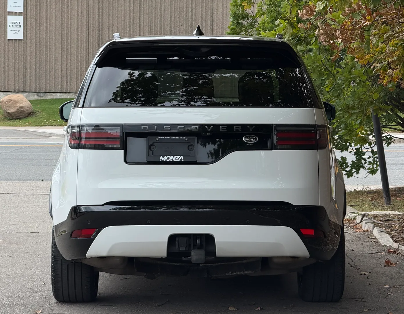 Land Rover Discovery S R-Dynamic — photo 24