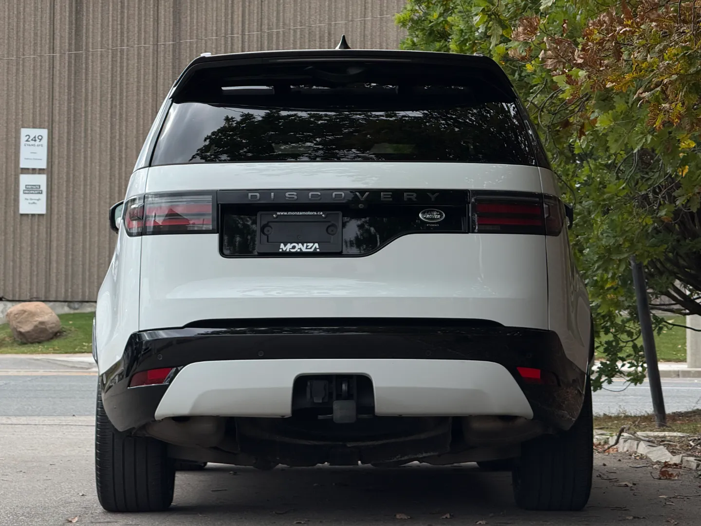 Land Rover Discovery S R-Dynamic — photo 25