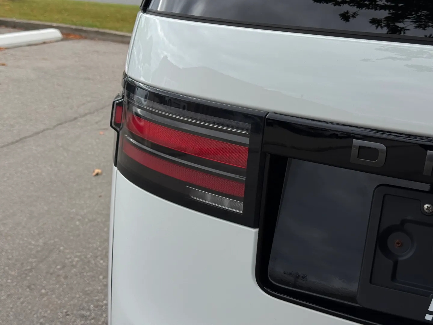 Land Rover Discovery S R-Dynamic — photo 26