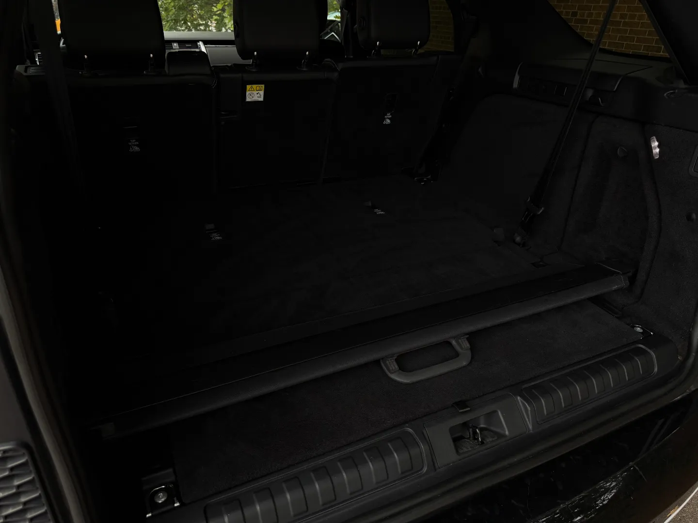 Land Rover Discovery S R-Dynamic — photo 30