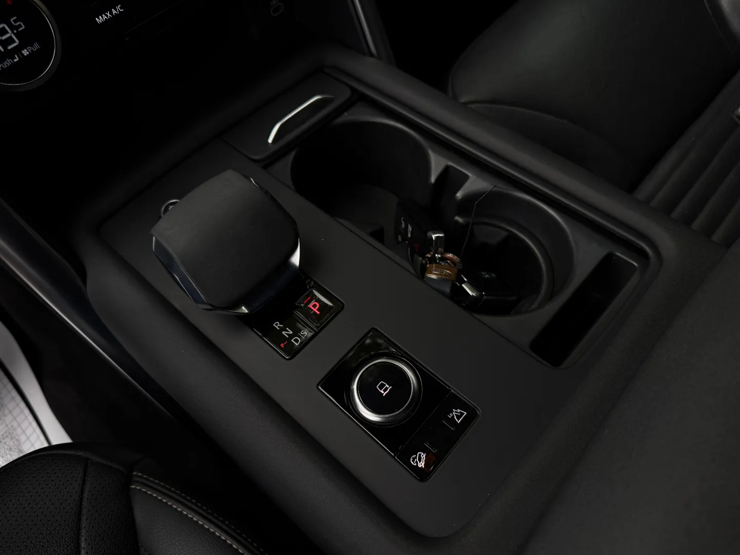 Land Rover Discovery S R-Dynamic — photo 43