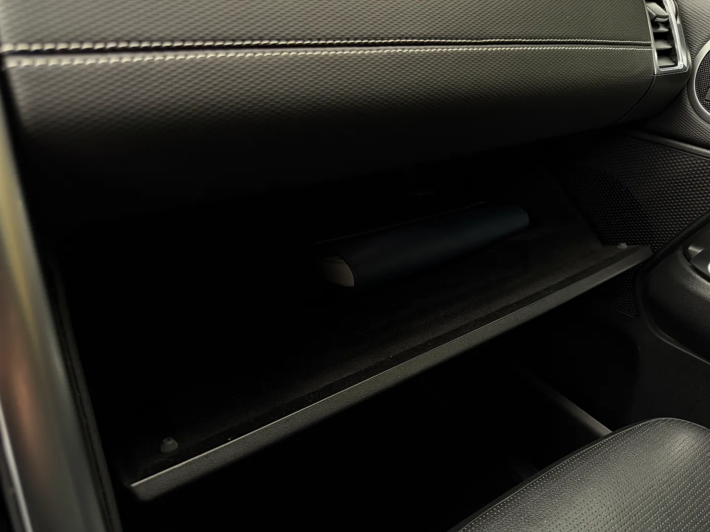 Land Rover Discovery S R-Dynamic — photo 55