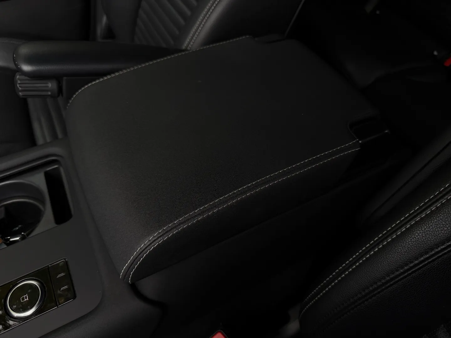Land Rover Discovery S R-Dynamic — photo 59