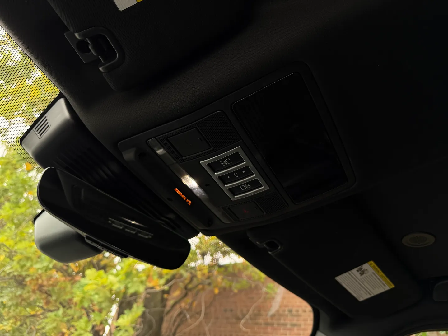 Land Rover Discovery S R-Dynamic — photo 60