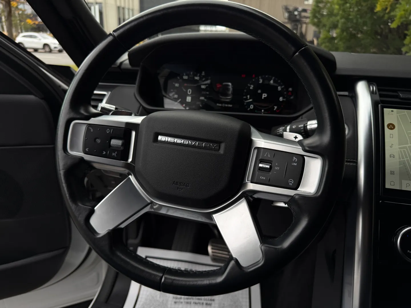 Land Rover Discovery S R-Dynamic — photo 68