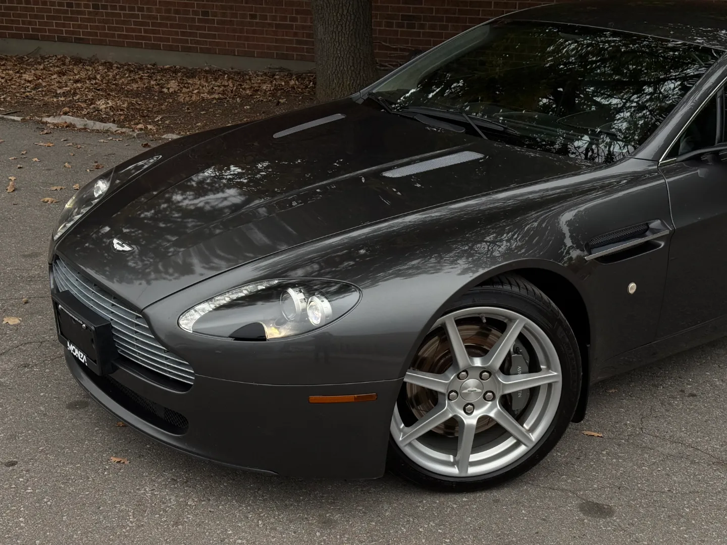 Aston Martin V8 Vantage Coupe 6 Speed Manual — photo 3