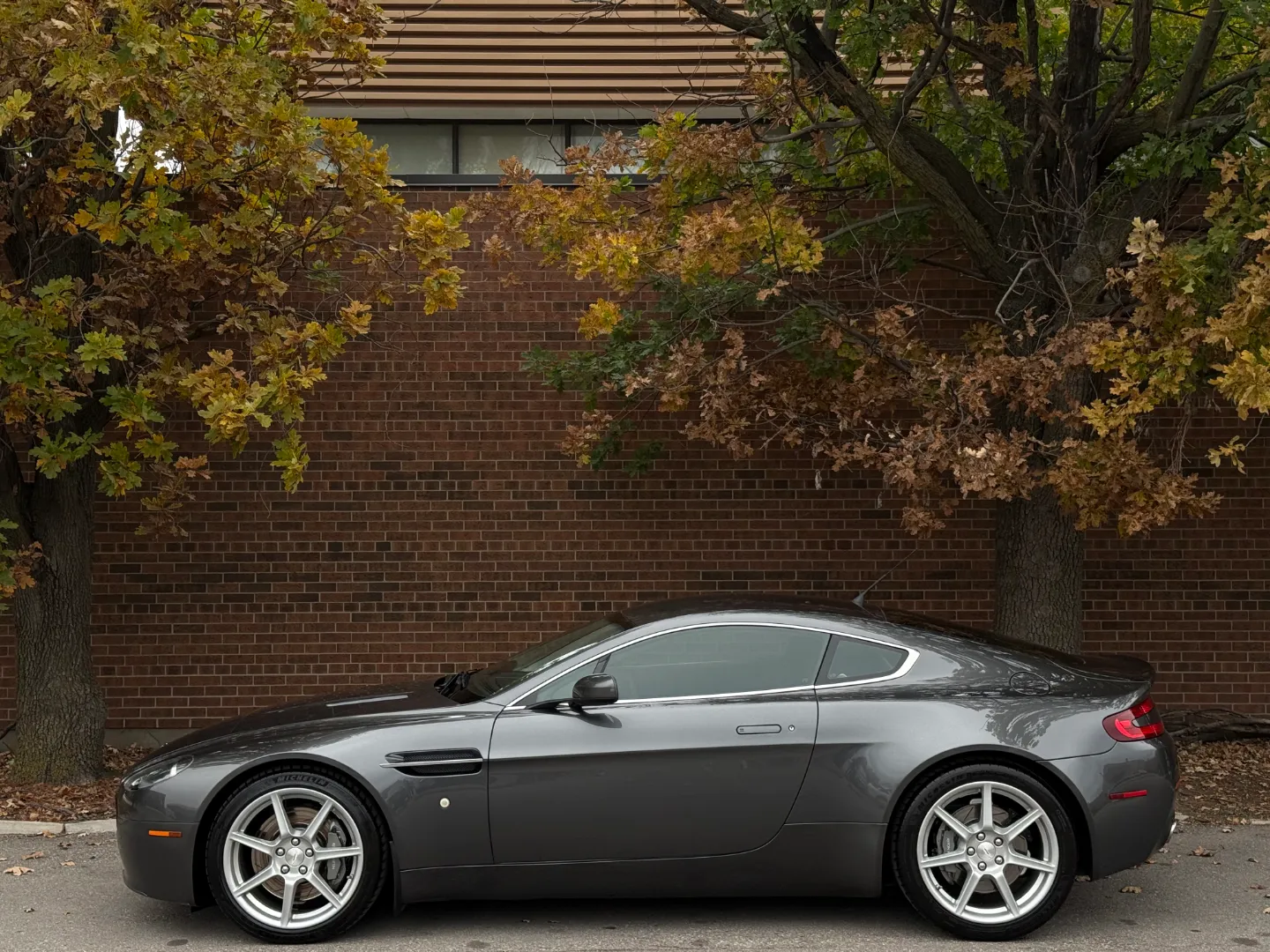 Aston Martin V8 Vantage Coupe 6 Speed Manual — photo 11