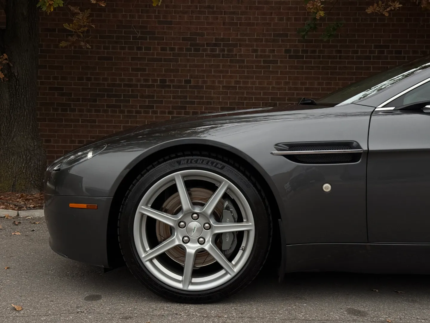 Aston Martin V8 Vantage Coupe 6 Speed Manual — photo 13