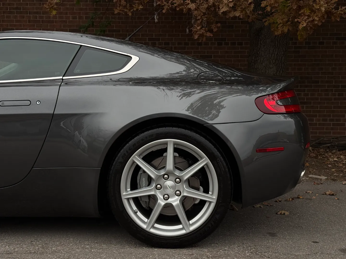 Aston Martin V8 Vantage Coupe 6 Speed Manual — photo 14